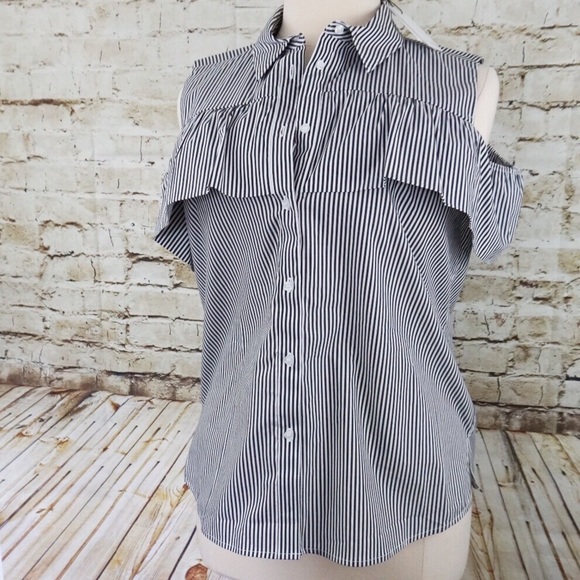 Calvin Klein Tops - Calvin Klein Cold Shoulder